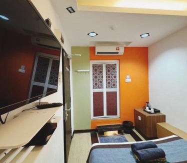Kampung Cherong Baru Hotel | Chendering Inn