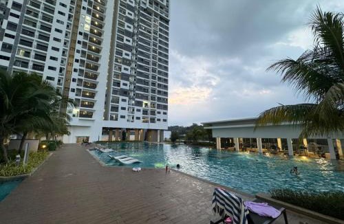 Kampung Bukit Dukong Apartment | Cheras Trader Garden 3 bedroom by JR