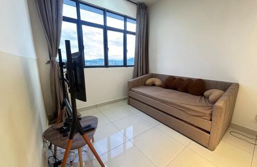 Kampung Bukit Dukong Apartment | Cheras trader square traders garden park 1 queen bed 2 single bed 1 car park