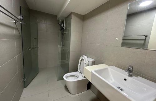 Kampung Bukit Dukong Apartment | Cheras trader square traders garden park 1 queen bed 2 single bed 1 car park