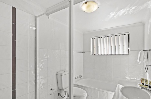 Long Jetty Apartment | Chic 2-Bed Apartment Near the Beach