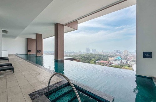 Malacca City Apartment | Chic 2BR Stay by Jonker Street
