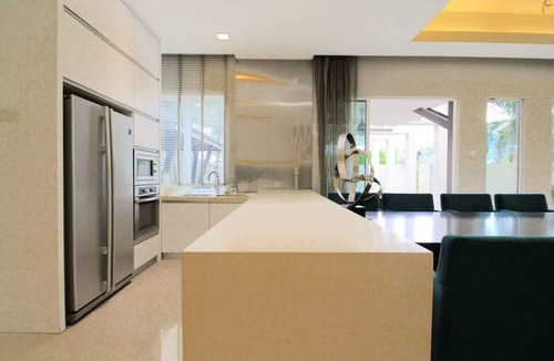 Cheras Cottage | Chic 4BR Oasis With Gazebo, Your Dream Getaway