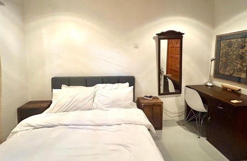 Tunku Apartment | Chic Designer 3 Rooms Shared Bungalow near LRT SS1 PJ