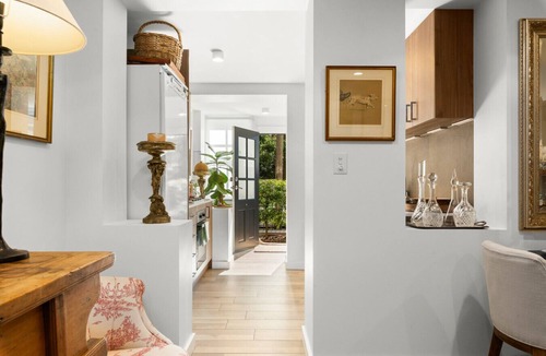 Woollahra Apartment | Chic Pied-à-Terre + Private Courtyard near Bondi