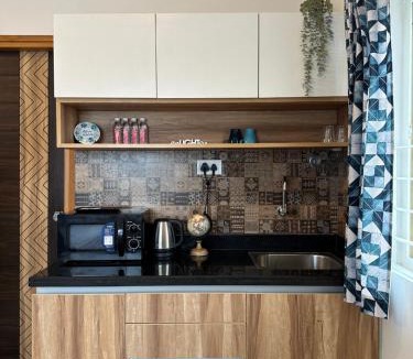 Agara Apartment | Chic Studio Retreat - Indiranagar Bengaluru - ES101