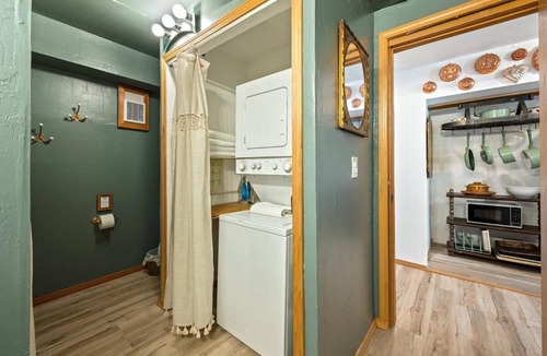 Cashmere Apartment | Chickadee Suite at Side Street Cashmere