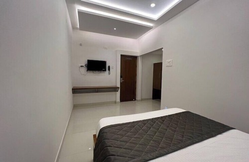 Tiruchirappalli Hotel | Cholas Castle inn