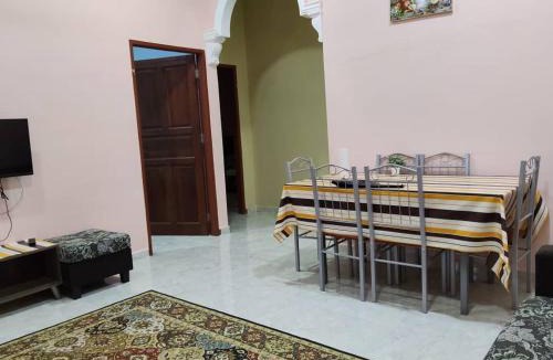 Kampung Gong Kempas House | Cikgu CTZ Homestay (B)