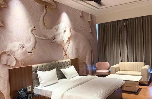 Bathinda Hotel | City Center Suites