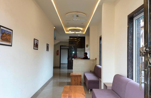 Sagar Hotel | City Palace Sagar
