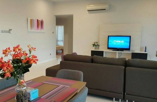 Downtown Kota Kinabalu Apartment | City Sunset Seaview 4 Bedroom Condo