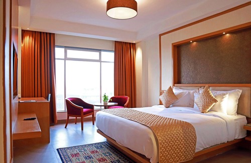 Sanwer Hotel | Clarion Inn Indore