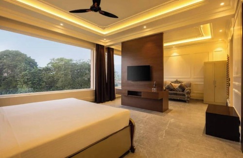 Dhanbad Resort | Clarks Inn Suites Dhanbad