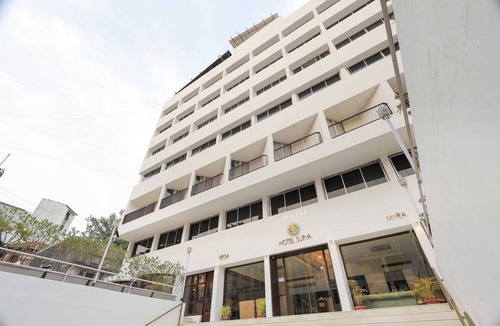 Sayajiganj House | Classic Room at Palette Hotel Surya Vadodara