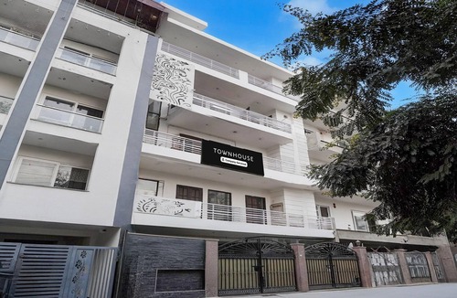 Gurugram House | Classic With Balcony Huda Market Sector 46