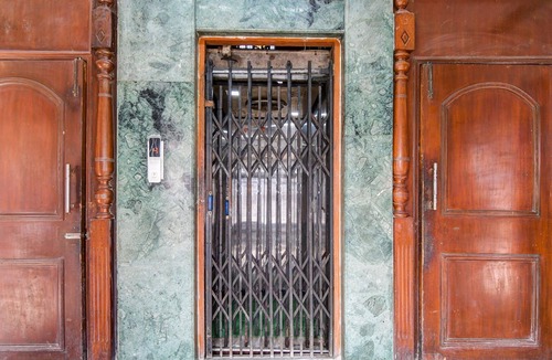 Taltala House | Classic With Balcony Lenin Sarani