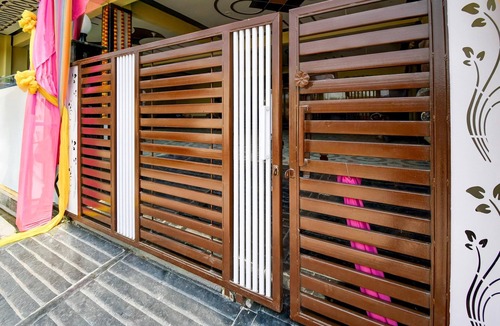 Gorakhpur House | Classic With Balcony Taramandal