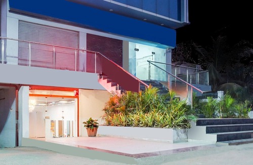 Pune House | Classic with BalconyLohegaon Near Pune Airport
