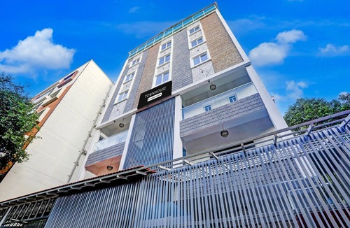 BTM Layout House | Classic with Twin BedMadiwala Lake Park