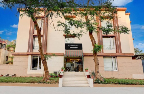 DLF Phase 3 House | Classic With Twin Bed Townhouse T Block