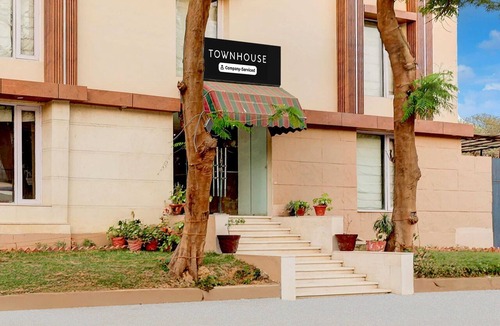 DLF Phase 3 House | Classic With Twin Bed Townhouse T Block