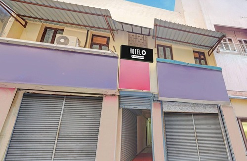 Central Chennai House | Classic with Twin BedDelmon Residency
