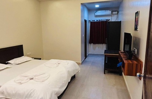 Candolim Hotel | Claudina Baga Beach