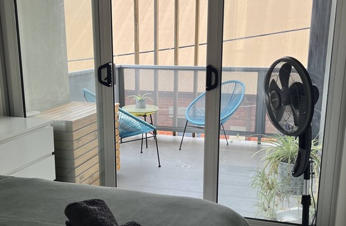 Northcote Apartment | Clean and comfortable apartment in centre of Northcote