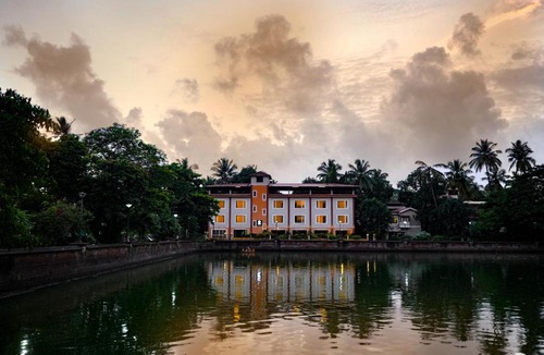 Panaji Hotel | Coastal Pearl Hotel Miramar Lakeview