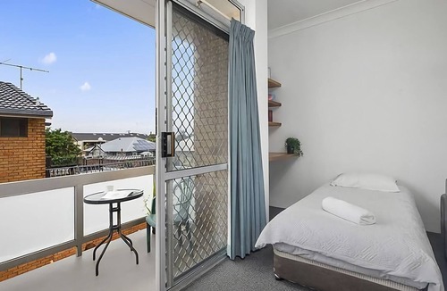 Sawtell Apartment | Coasters 9 is a self-contained apartment situated in the beach-side village of Sawtell.