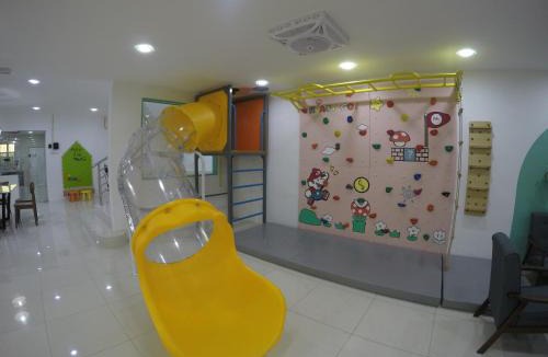 Kampung Gong Pauh House | CoCo Fun House Kemaman with Pool and Bathtub