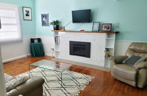 West Tamworth House | Coco's Cottage