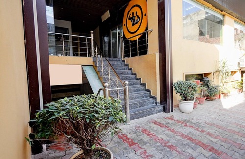 Amritsar House | Collection O Amritsar District Court