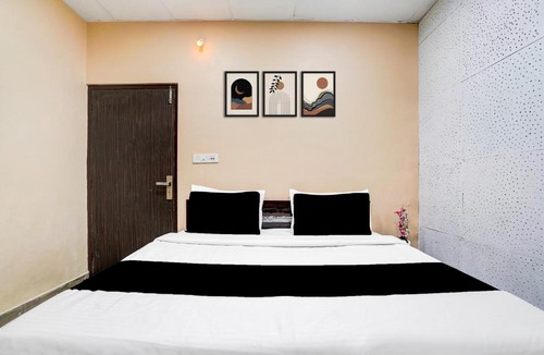 Jalandhar Hotel | Collection O by OYO Burlton Park Jalandhar Formerly Hotel R1 Inn