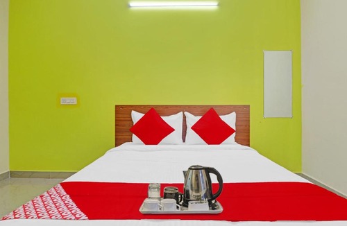Hyderabad Hotel | Collection O Elite Stay Near Habsiguda Metro Station