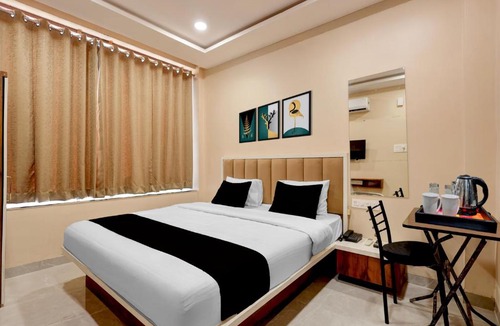 Rau Hotel | Collection O Indore International Airport Formerly Shrivanyaa