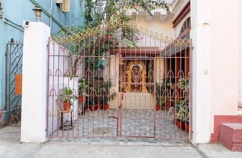 Kalighat House | Collection O Kalighat Kolkata