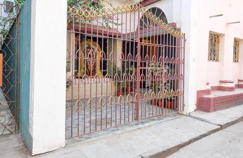 Kalighat House | Collection O Kalighat Kolkata