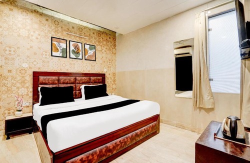 Kalkaji Hotel | Collection O Kalka Ji Formerly Hotel Gera