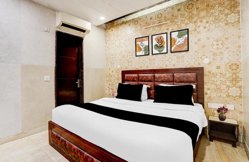 Kalkaji Hotel | Collection O Kalka Ji Formerly Hotel Gera