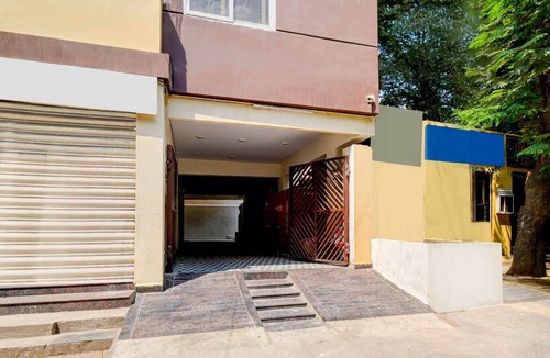 Hyderabad House | Collection O Musheerabad Metro