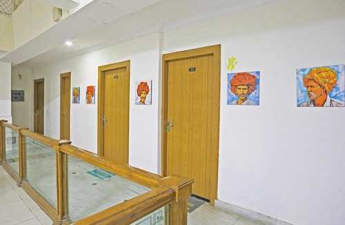 Noida Hotel | Collection O Royal Residency S30