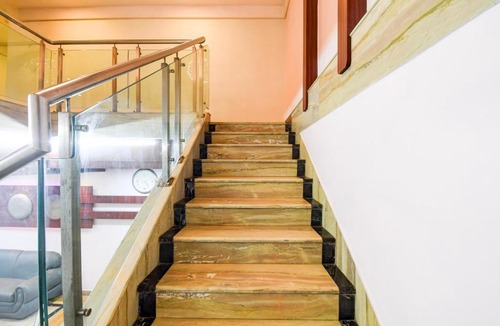 Dhanbad Hotel | Collection O Shanti Bhawan Bank More Formerly Madhulika
