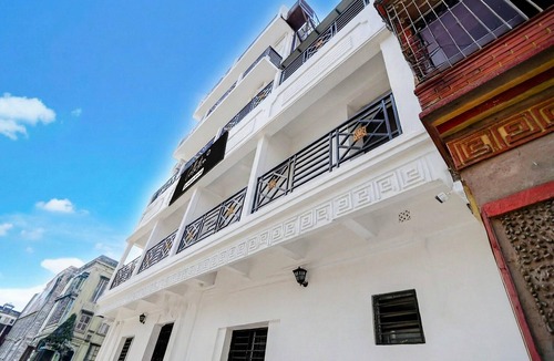 Shyambazar House | Collection O Shobhabazar Metro