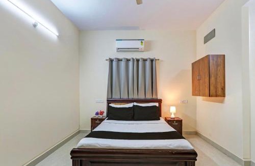 Hyderabad Hotel | Collection O Sri Nirvana Edge