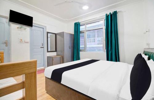 Rajbagh Hotel | Collection O Srinagar Jhelum Riverside