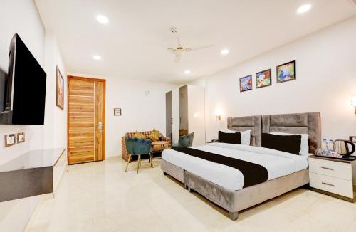 New Delhi Hotel | Collection O The Grand Villa