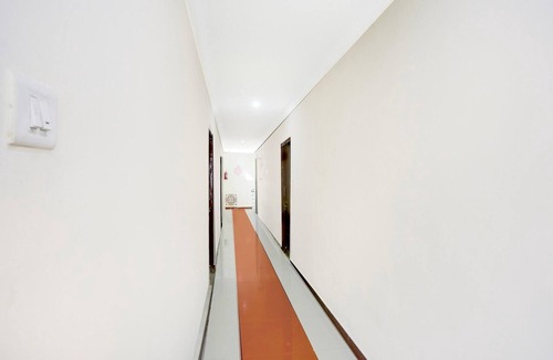 Tirupati House | Collection O Tirupati Central Junction