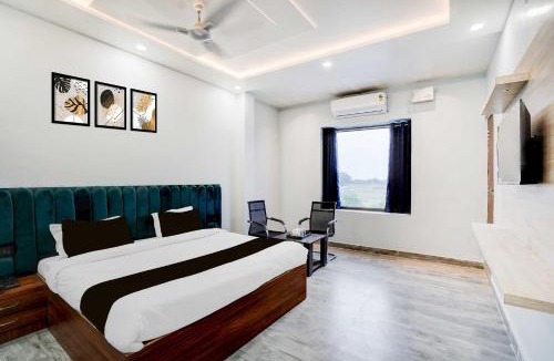 Varanasi Hotel | Collection O Tisaura